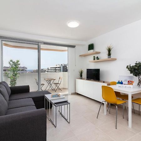 Homeforguest Modern And Recently Renovated Apartment In Arona Arona  Buitenkant foto