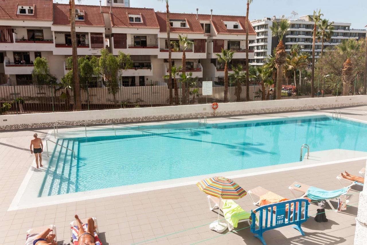 Homeforguest Modern And Recently Renovated Apartment In Arona Arona  Buitenkant foto