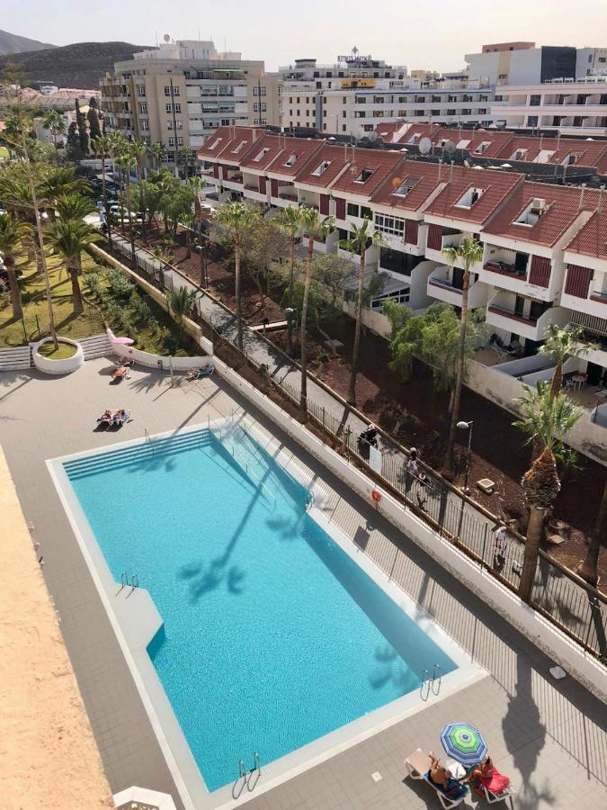Homeforguest Modern And Recently Renovated Apartment In Arona Arona  Buitenkant foto