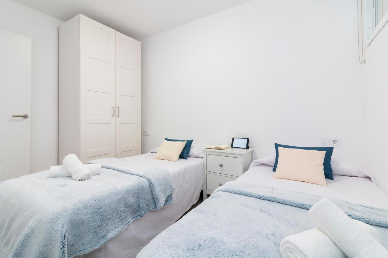 Homeforguest Modern And Recently Renovated Apartment In Arona Arona  Buitenkant foto
